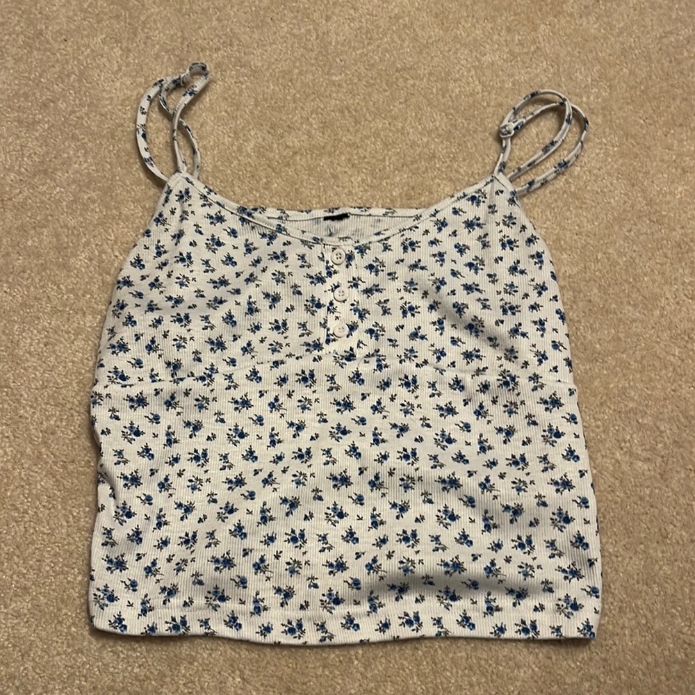 floral white and blue tank cropped